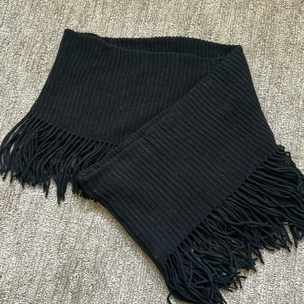 Black Knit Infinity Scarf w/ Fringe